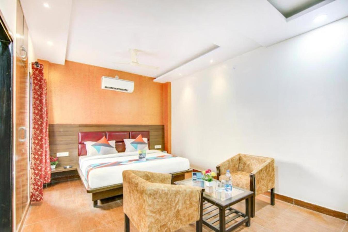 Hotel Gayatri Palace Лакхнау Екстер'єр фото