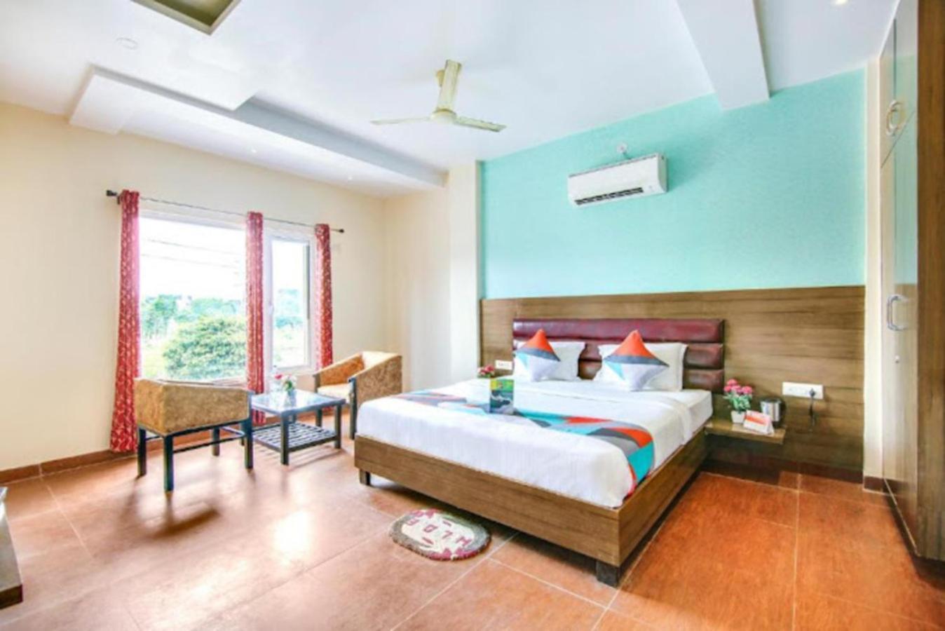 Hotel Gayatri Palace Лакхнау Екстер'єр фото