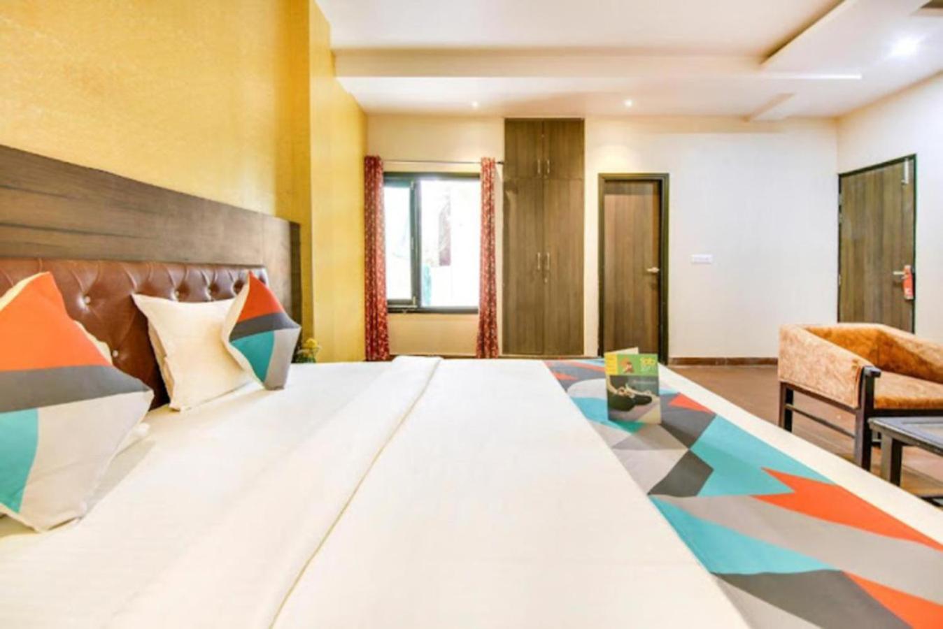 Hotel Gayatri Palace Лакхнау Екстер'єр фото