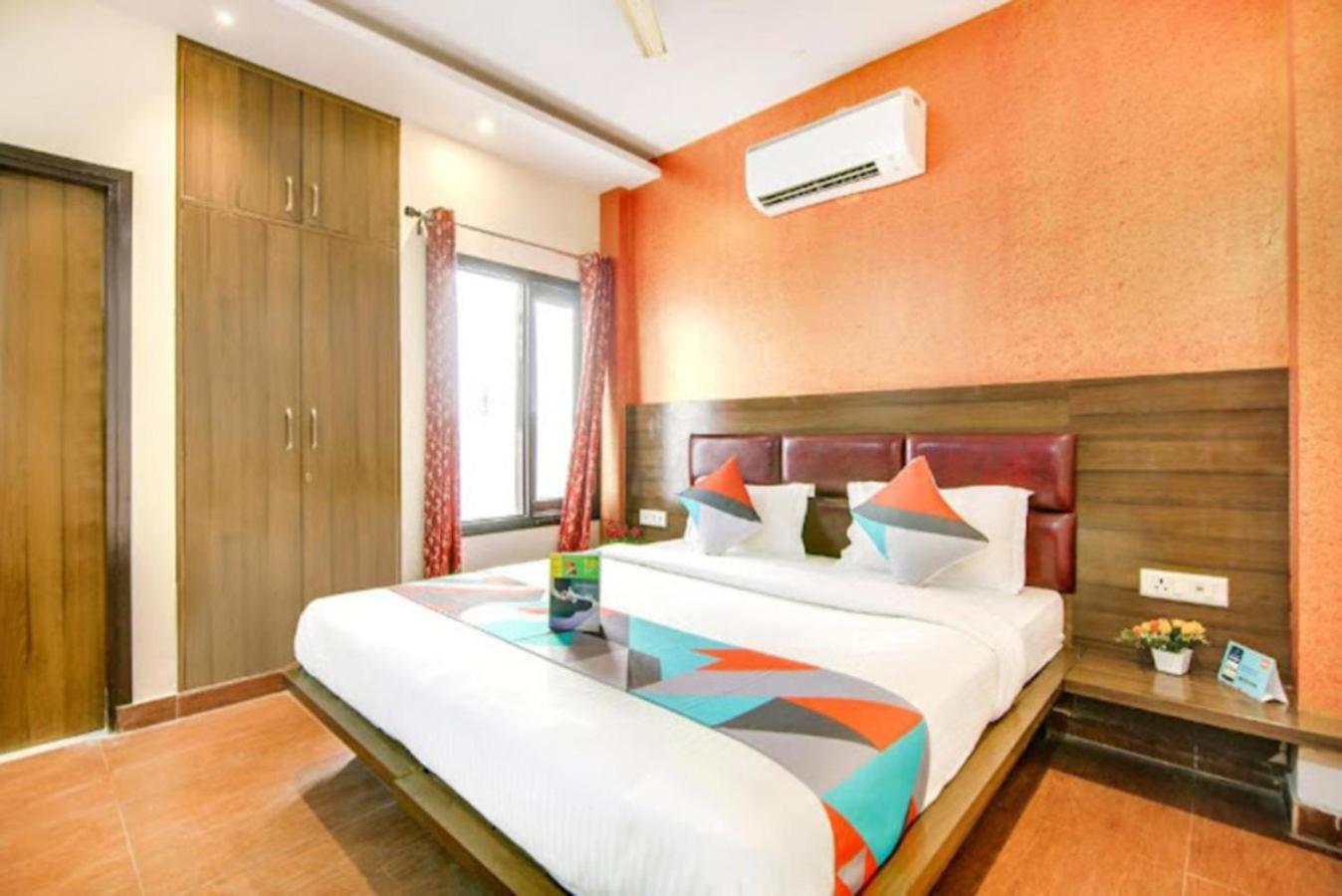 Hotel Gayatri Palace Лакхнау Екстер'єр фото